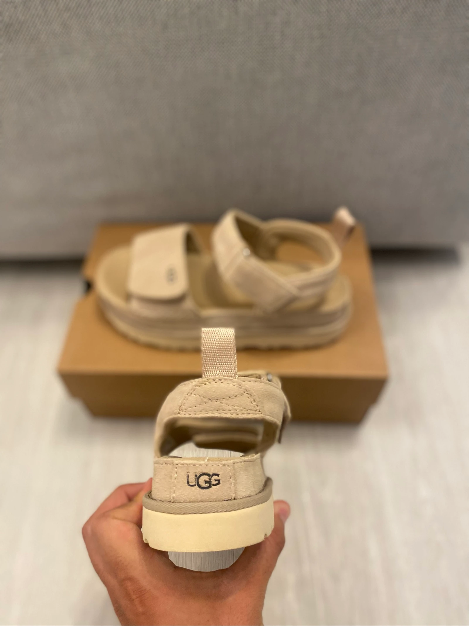 Beige UGG GoldenStar Sandals Size 36 – photo 4